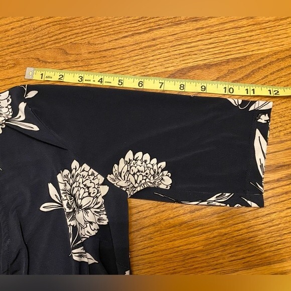 Vince Camuto Navy Floral Stretchy Short Sleeve Wrapped Tea Cocktail Dress - Picture 13 of 14